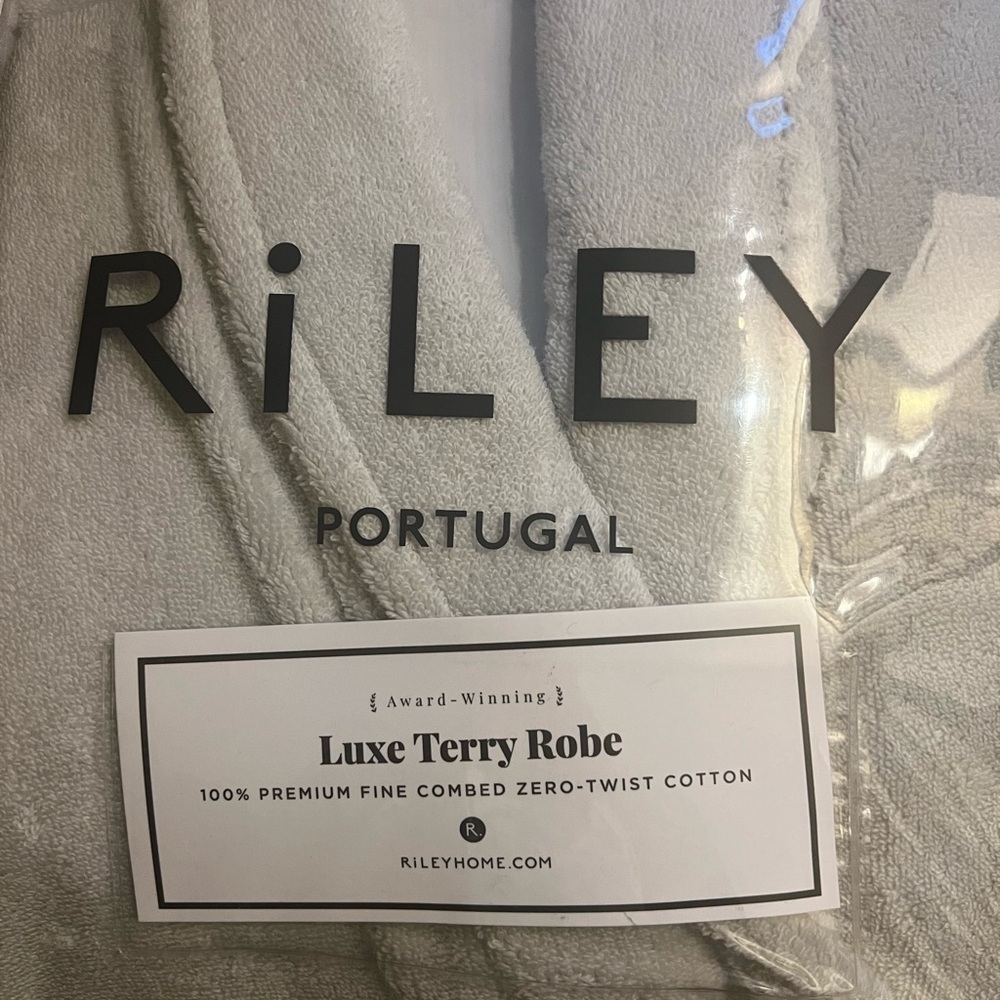 Riley Brand Luxe Terry Robe - Picture 7 of 9